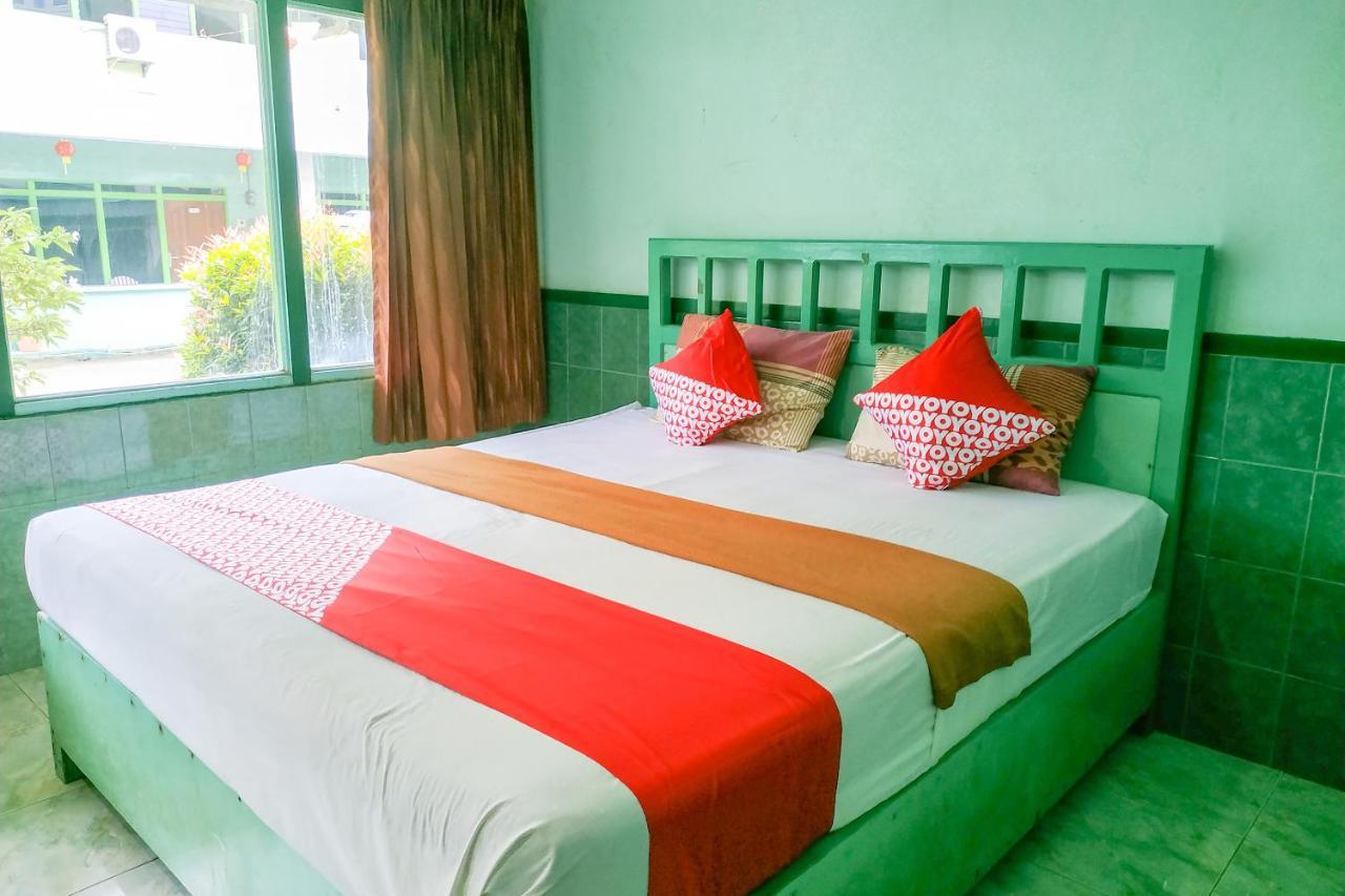 OYO 3098 Hotel Sahabat Baru Singkawang Exterior foto