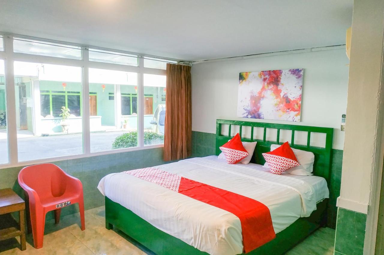 OYO 3098 Hotel Sahabat Baru Singkawang Exterior foto